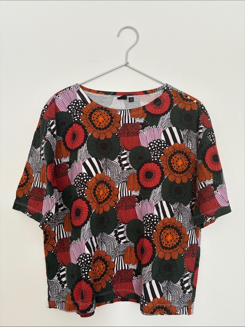 Marimekko ladies XS Uniqlo T shirt - Picture 2 of 7
